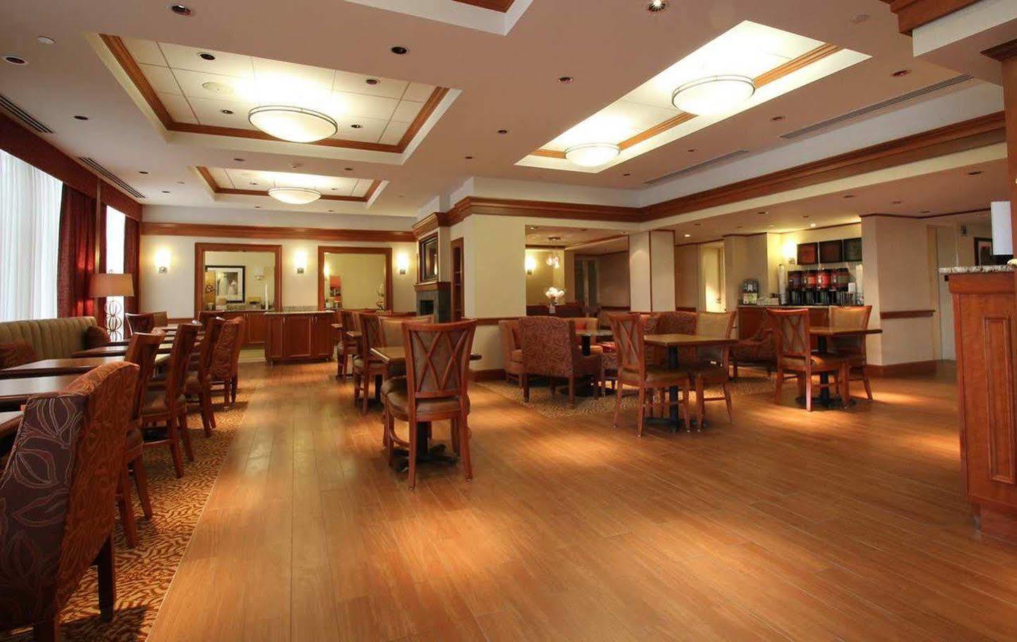 汉普顿波特兰机场酒店 南波特兰 外观 照片